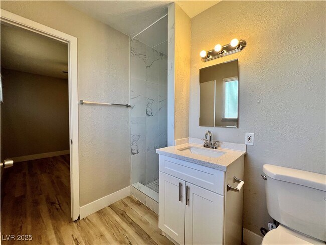 Building Photo - 801 Carpenter Dr