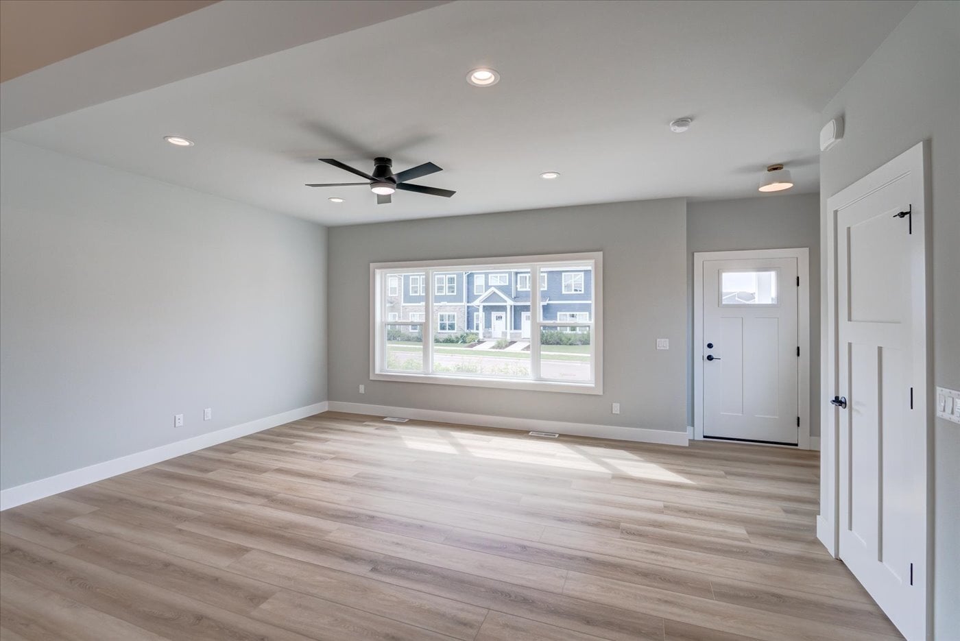 Building Photo - 4866 Suelo Rd