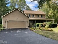 Building Photo - 8 Timberwick Dr