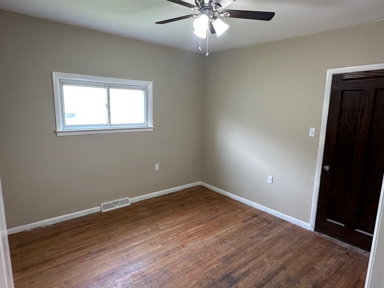 Bedroom 2 - 505 W 52nd St