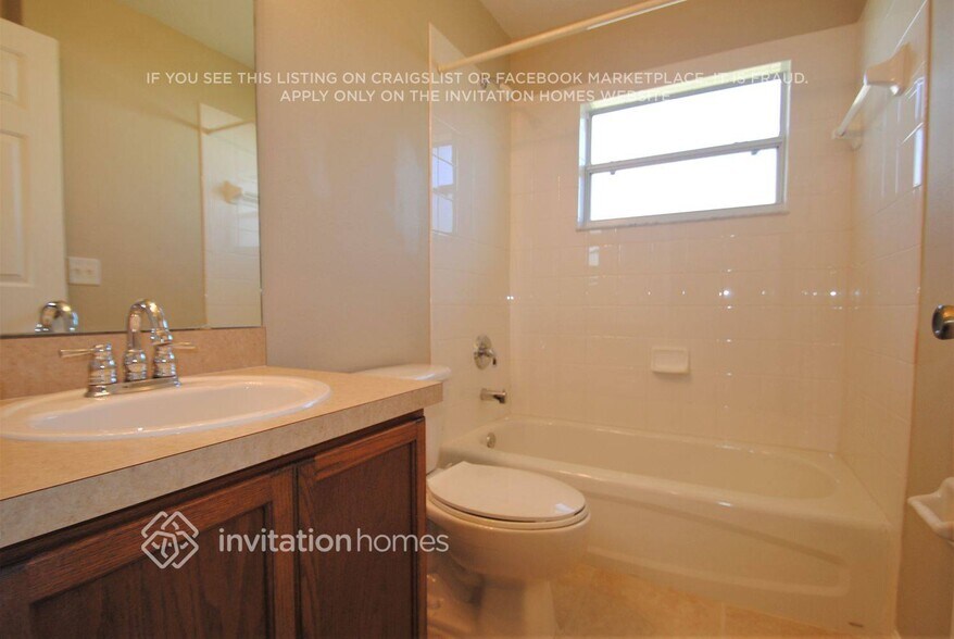 Building Photo - 13343 Biscayne Dr