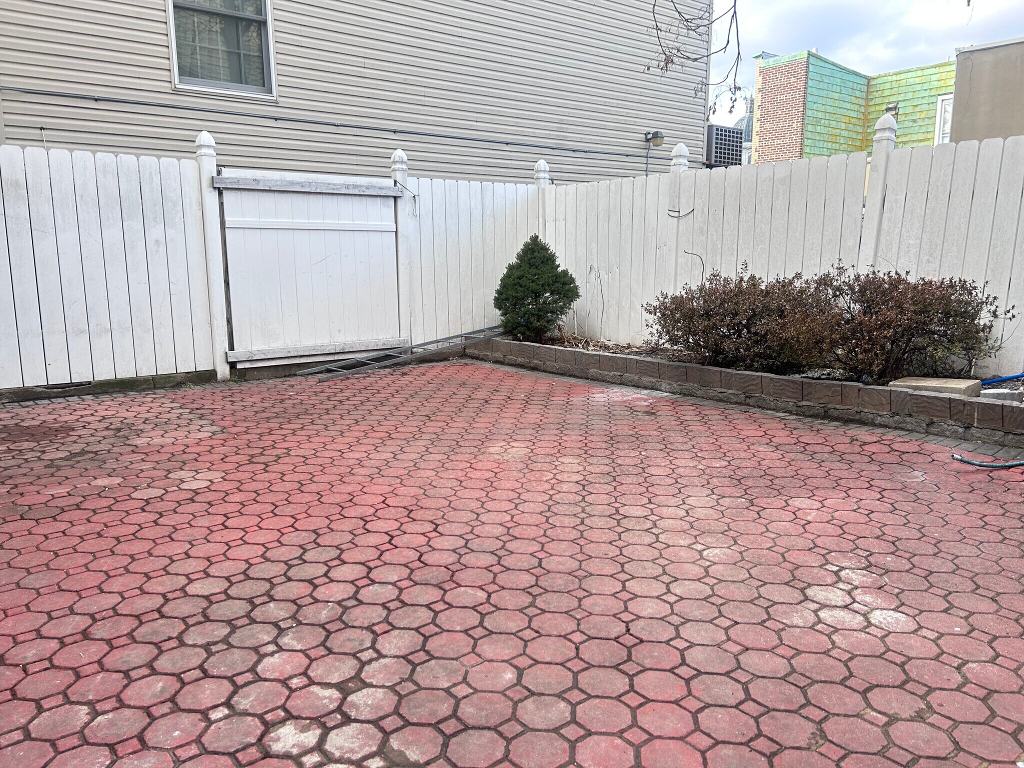 Building Photo - 510 17th St