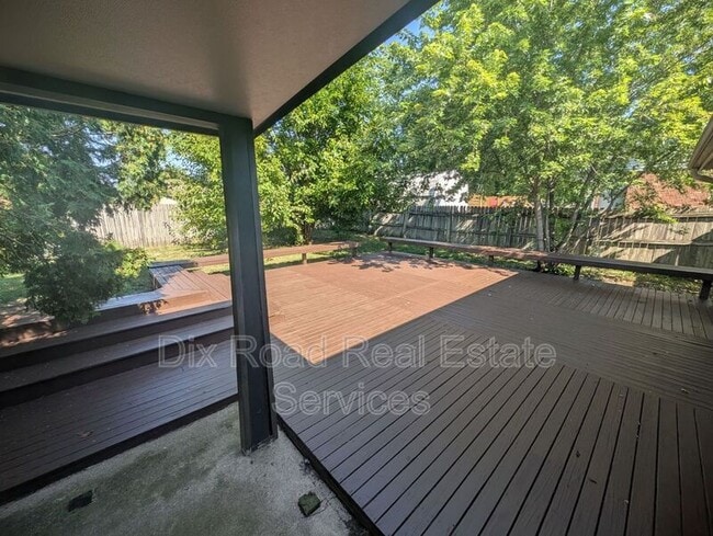Building Photo - 8881 Davidgate Dr