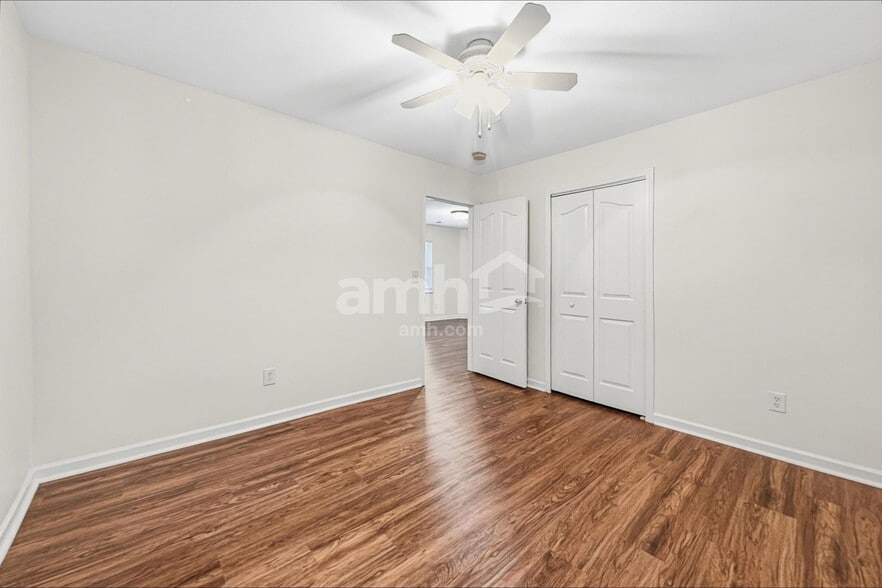 Building Photo - 3801 Wingdale Ct
