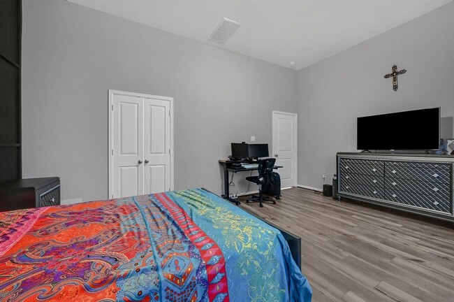 Building Photo - 2509 Ocean Key Dr