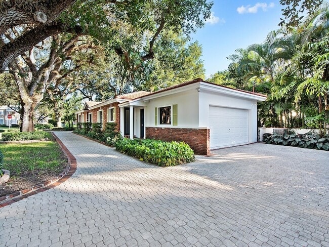 Building Photo - 3304 Alhambra Cir