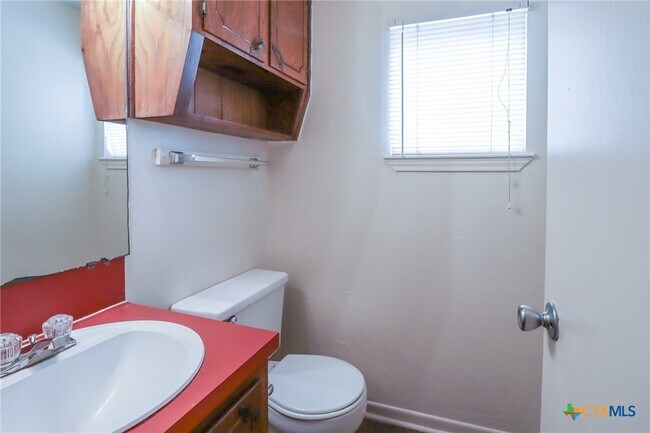 Building Photo - 1105 Covey Ln