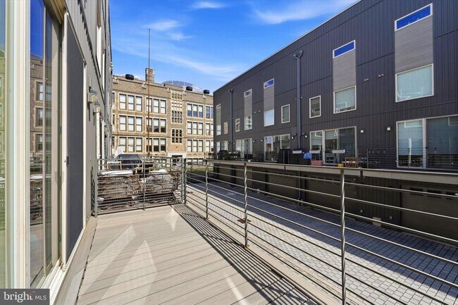 Building Photo - 1341 S Garnet St