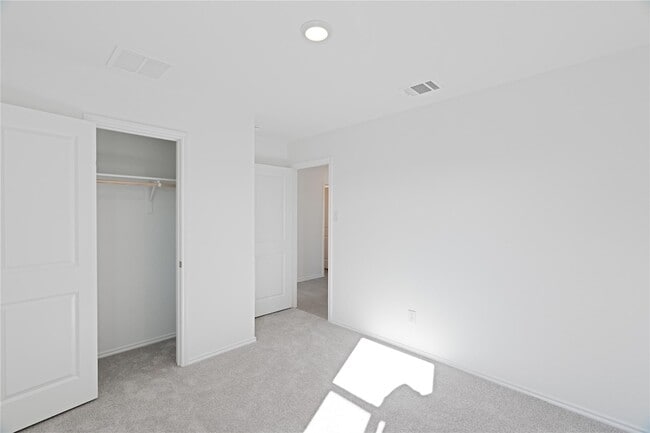 Building Photo - 241 Kings Row Ln