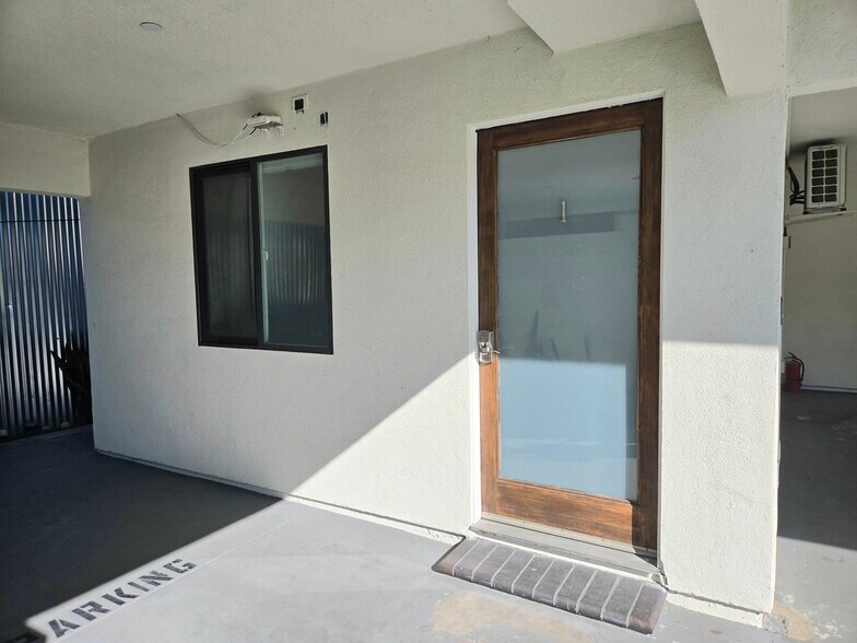 Building Photo - 3121 Larga Ave