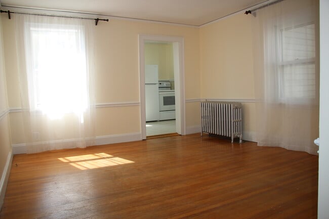 Building Photo - 5 Allen Ct