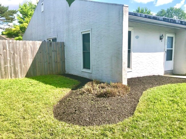 Building Photo - 6398 Shelton Ct
