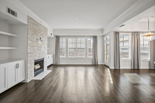 Building Photo - 2 Bedroom Unit in Midtown Neighborhood of Atlanta