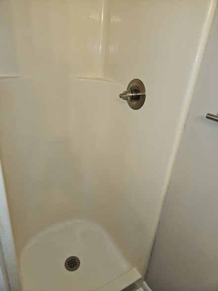 Building Photo - 101 Edgewood Dr