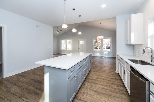 Building Photo - 805 Rodey Ave