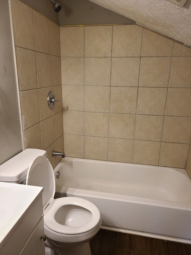 Building Photo - 2 bed 2 bath with bonus areas!  LEASING SPECIAL - MOVE IN BY 5/31/2026 AND RECEIVE 2ND MONTH OF R...