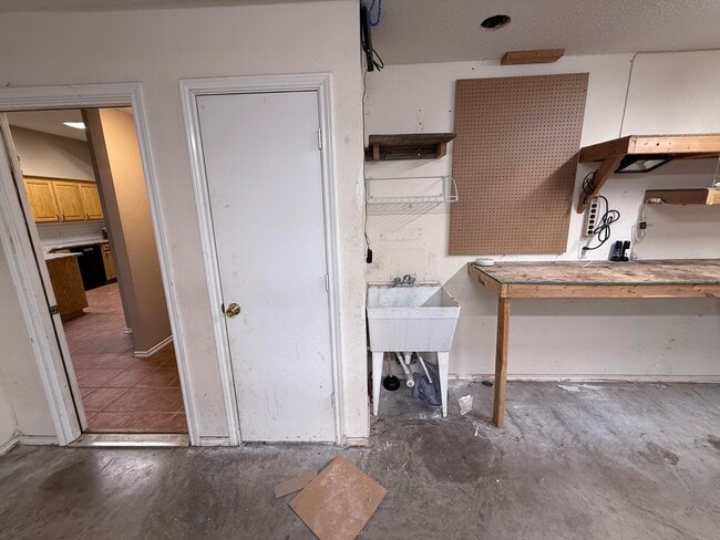 Building Photo - 3305 Shadow Trail