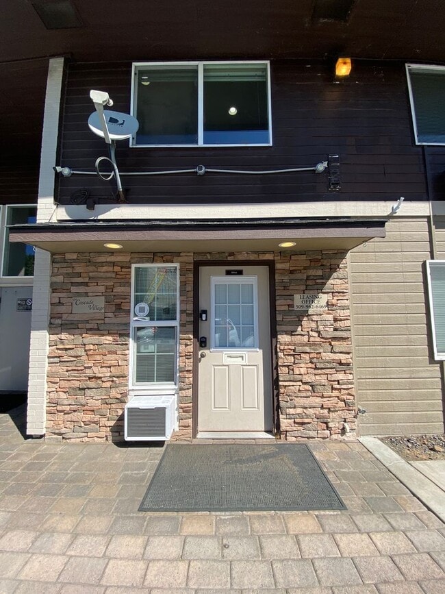 Building Photo - Attention Ellensburg: The Perfect Apartment Just Entered the Chat