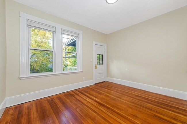 Building Photo - 44 Brackett St