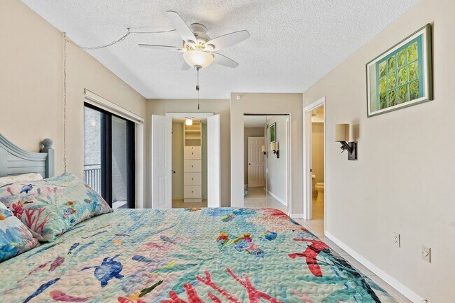 Building Photo - Fully Furnished Beautiful 2 Bedroom Seascape Towers Oceanfront Condo