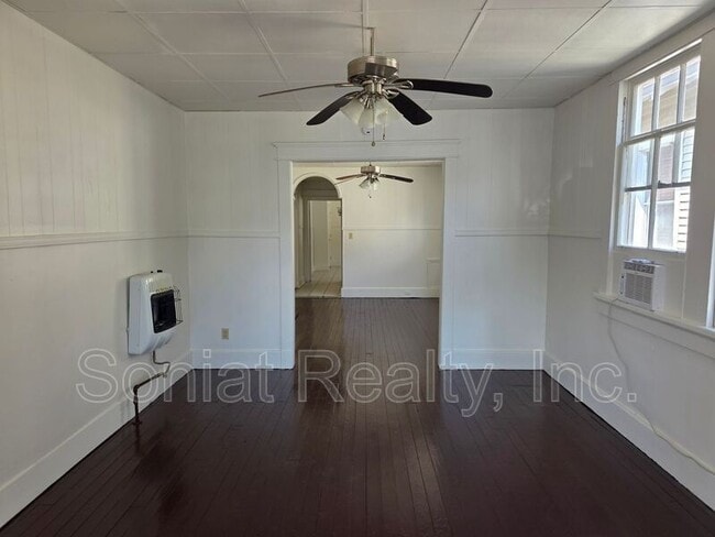 Building Photo - 515 S Genois St