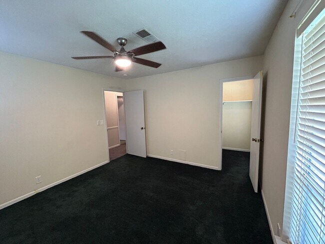 Building Photo - 1825 Edwardian Way