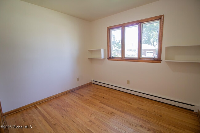 Building Photo - 59 Parkwood Dr