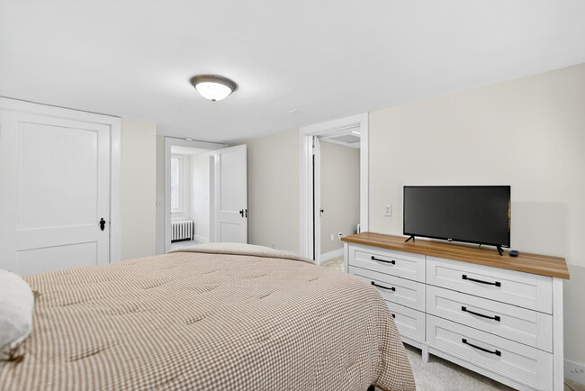 Building Photo - 1389 Mt Pleasant Rd