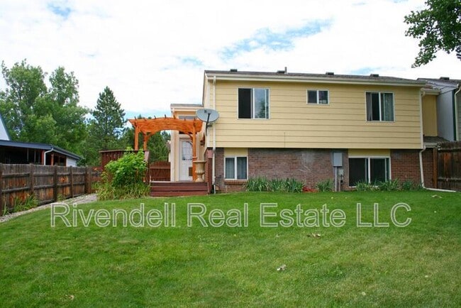 Building Photo - 1484 Columbine Dr
