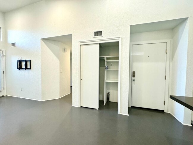 Building Photo - 7620 E Callisto Cir