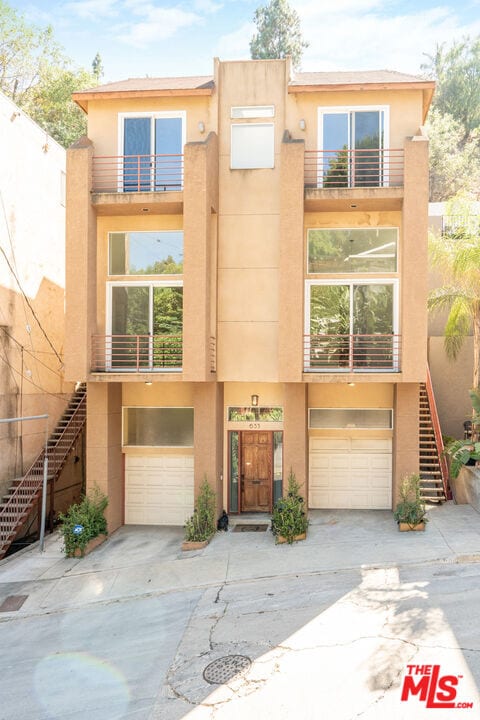 Building Photo - 633 Museum Dr