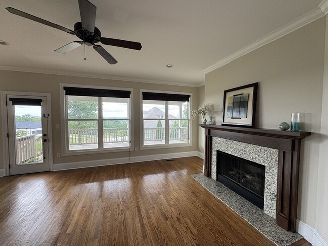 Building Photo - 2807 Talon Cir