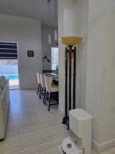 Building Photo - 5224 SW 27th Pl