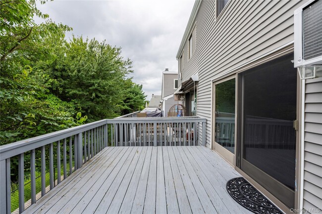 Building Photo - 14 Brewster Woods Dr