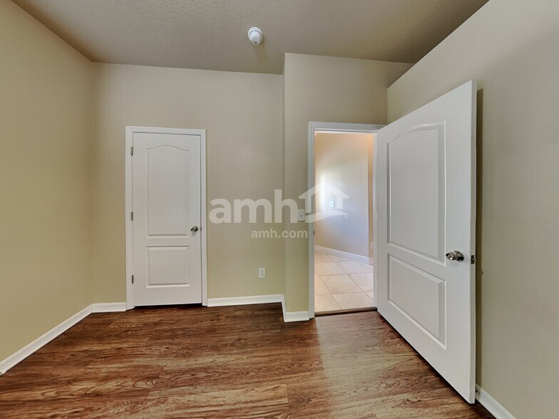 Building Photo - 239 Traditions Dr