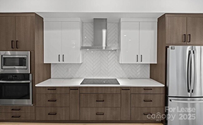 Building Photo - 2712 N Davidson St