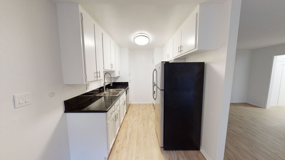 Interior Photo - Royal Terrace Apartments