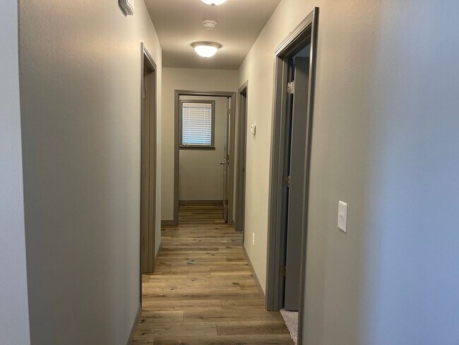 Building Photo - 104 Pr Crk Rd