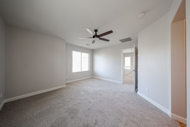Building Photo - 16039 N 19th Dr