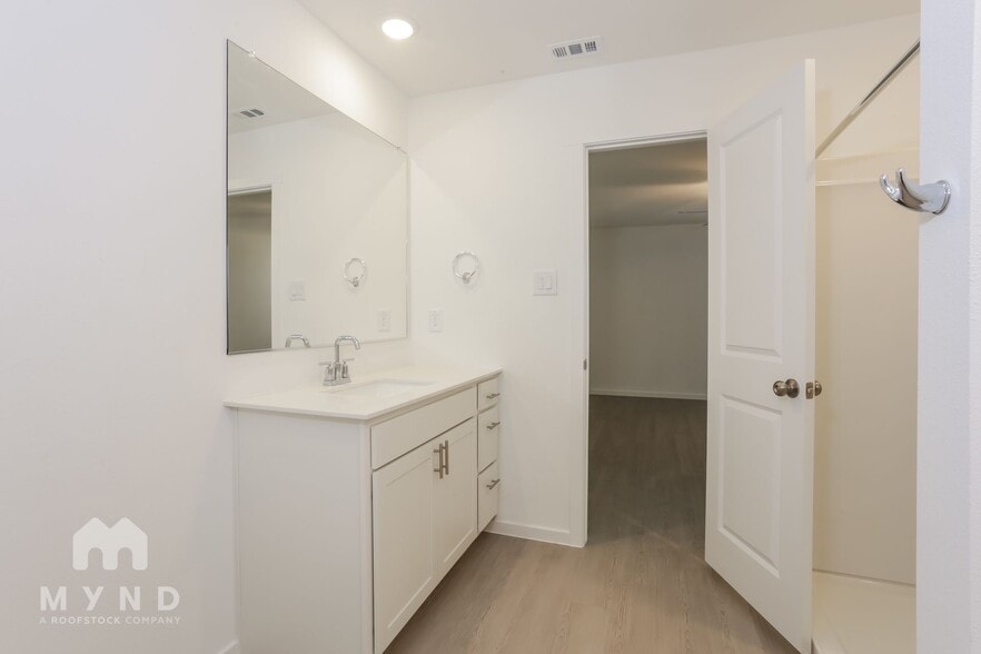 Building Photo - 2757 Mistwood Dr