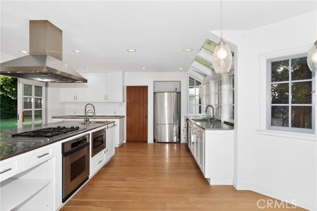 Building Photo - 6211 Warner Dr