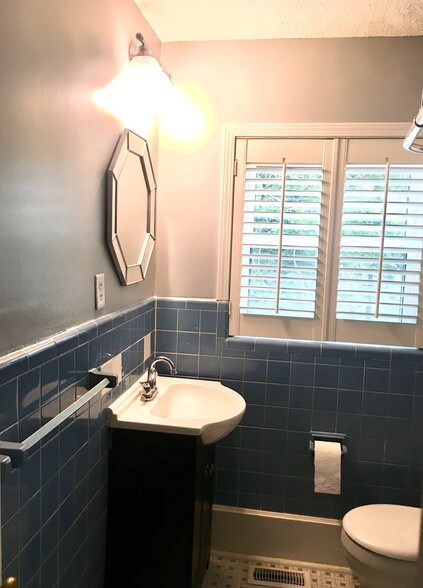 Bath - 501 Milledge Rd