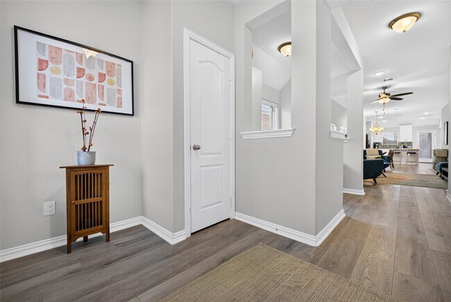 Building Photo - 12823 Silverbank Run Dr