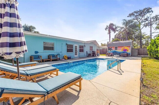 Building Photo - 1596 Idle Dr NE