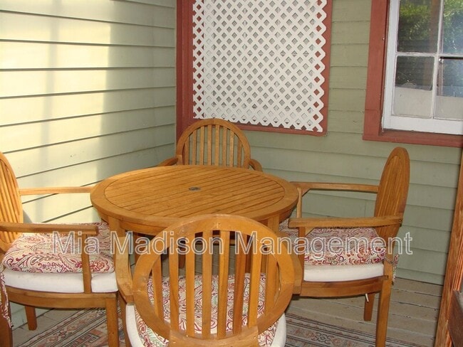 Building Photo - 547 E Macon St