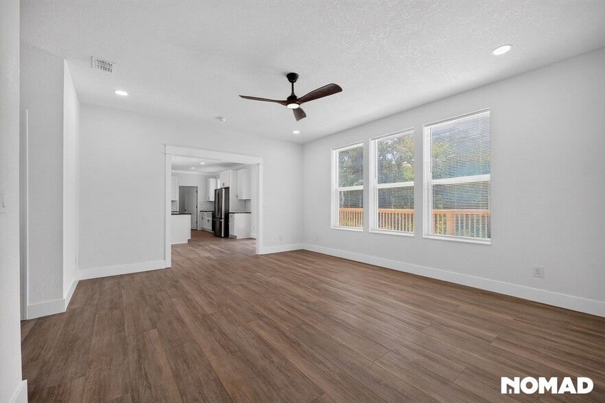 Building Photo - 74 Conifer Cir