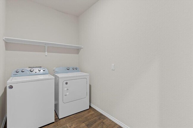 Building Photo - 5728 Brocade Dr