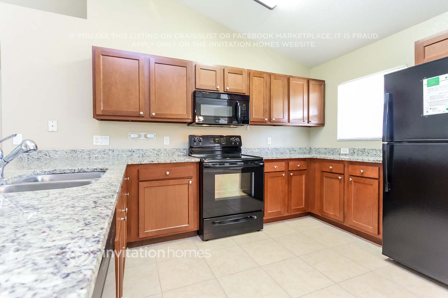 Building Photo - 391 Vitorio St