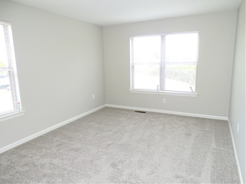 Building Photo - 52 Michael Ln