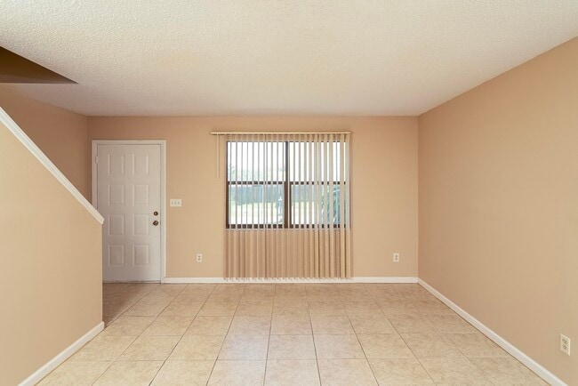 Building Photo - 123 Rio Del Mar St